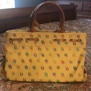 Dooney & Bourke hand bag